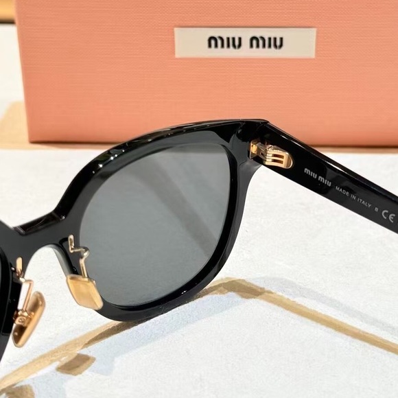 Miumiu sunglasses - Picture 8 of 8